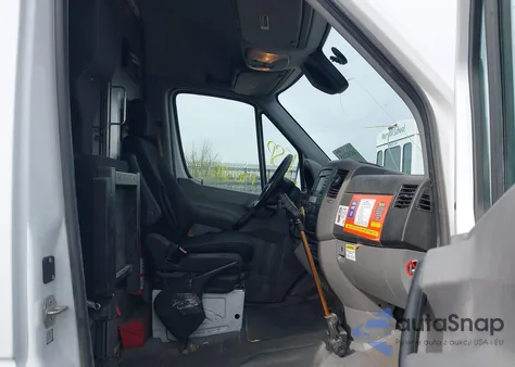 2018 Mercedes-Benz Sprinter 2500 High Roof V6 z USA, uszkodzony, nr VIN WD3PE8CD5JP599297